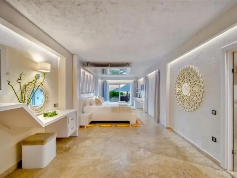 Signature Room, Sea and Pool View, With Pool